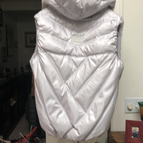 COPY - Jacket light gray sleeveless. Great look. SizeL. Hood . Zipper down& poc… - Picture 4 of 9
